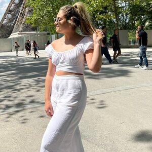 Light weight White Cropped Top